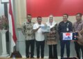 Bupati Natuna Cen Sui Lan bersama Ketua DPRD Natuna Rusdi saat melaksanakan konfrensi pers terkait pelunasan hutang 2024 -2025 yang berhasil di selesaikan pada tahun 2026