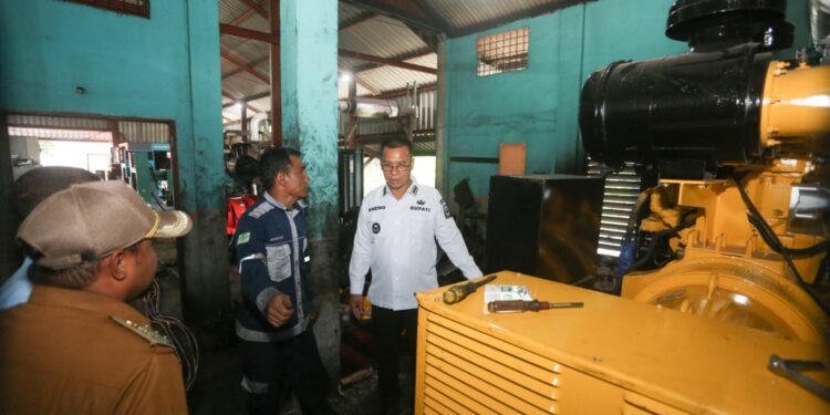 Bupati Aneng Turun Langsung ke PLN Ladan, Pastikan Gangguan Listrik Palmatak Segera Diatasi