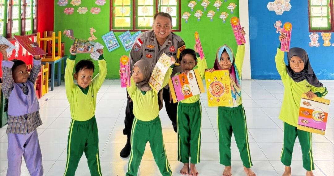 Polres Natuna Hadirkan Keceriaan bagi Siswa TK RA Nurul Iman Lewat Program Polisi Sahabat Anak