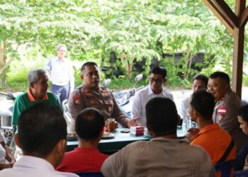 Kapolres Natuna Respons Keluhan Pedagang Pasar Ikan Ranai, Mobil Tangki Salurkan 8 Ton Air Bersih