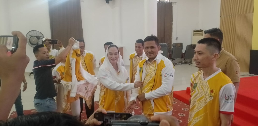 Bupati Cen Sui Lan Lepas Kontingen Natuna Menuju Porprov Kepri 2026