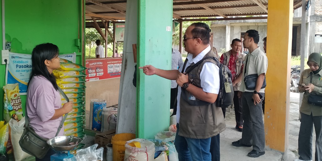 Cegah Praktik Pengoplosan, Satgas Pangan Natuna Sidak Beras SPHP di Pasar Ranai
